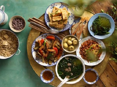 Mâm cơm thời bao cấp cũng gợi lại những kỷ niệm thân thương bên gia đình trong lòng mỗi người đã từng sống qua thời bao cấp. 