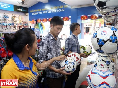 Xuất khẩu ngành da giày, túi xách sang Trung Quốc đang tăng mạnh, ước đạt 1,65 tỷ USD năm 2018. Các doanh nghiệp sẽ khai thác hiệu quả thị trường này hơn nữa khi có được sự hỗ trợ thông qua các chương trình xúc tiến thương mại.