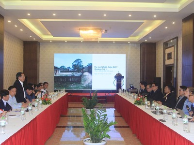 Quảng Trị làm việc nhà đầu tư về việc lập báo cáo đánh giá tác động môi trường và xã hội của dự án.