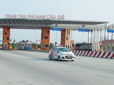 Trạm thu phí Nam Cầu Giẽ trên Quốc lộ 1 qua Hà Nam
