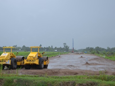 Ròng rã suốt gần 4 năm qua, Dự án vẫn đang đối mặt với muôn vàn khó khăn, trắc trở, khiến thời hạn hoàn thành công trình dù đã được Bộ GTVT gia hạn đến 31/12/2020 cũng trở nên xa vời.