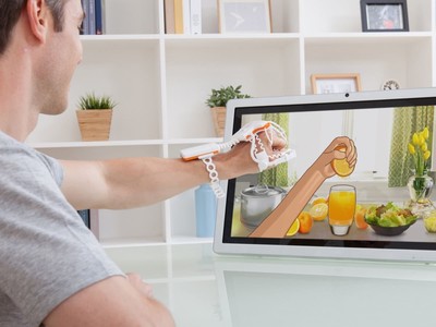 Găng tay thông minh giúp bệnh nhân đột quỵ phục hồi