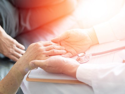 Từ 1/3/2019, thị trường sẽ có thêm sản phẩm bảo hiểm “Hanwha Life – Người bạn đồng hành” hỗ trợ tài chính và chia sẻ tinh thần trước rủi ro bị mắc bệnh ung thư.