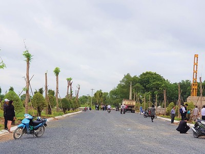 Cảnh tấp nập môi giới và nhà đầu tư tại các dự án đất nền như thế này không còn xuất hiện trong những tháng đầu năm 2019 