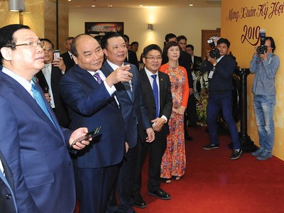 Thủ tướng Nguyễn Xuân Phúc đến dự lễ đánh cồng khai trương phiên giao dịch đầu năm 
Kỷ Hợi vào ngày 12/2.