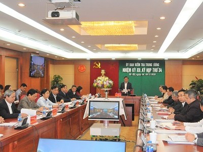 Đồng chí Trần Cẩm Tú, Bí thư Trung ương Đảng, Chủ nhiệm Ủy ban Kiểm tra Trung ương chủ trì kỳ họp.