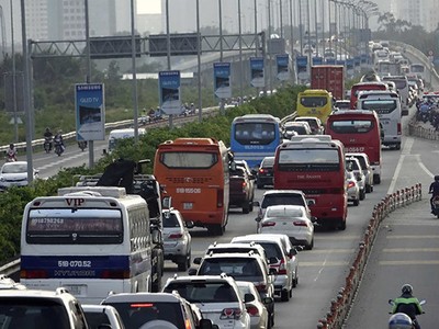 Kẹt xe tại cao tốc TP.HCM - Long Thành - Dầu Giây.
ẢNH: ĐỘC LẬP
