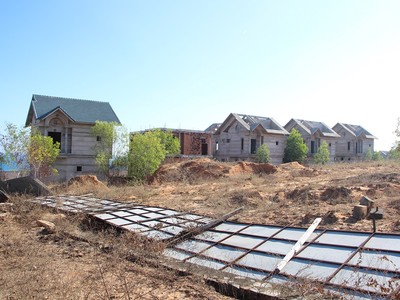 Một dự án bất động sản bị bỏ hoang tại biển Mũi Né tỉnh Bình Thuận.