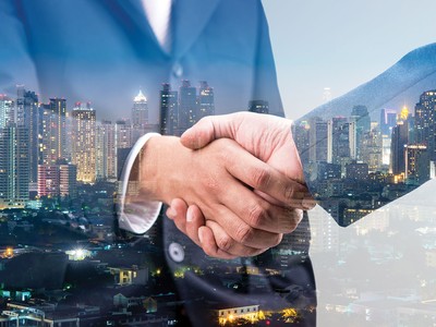  Các nhà đầu tư nước ngoài đa số lựa chọn phương thức bắt tay hợp tác với đối tác trong nước khi đầu tư vào bất động sản Việt Nam. ảnh: Shutterstock