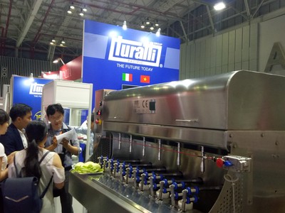 Một gian hàng của doanh nghiệp Ý.