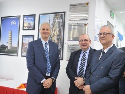 Đại diện các cơ quan ngoại giao Ý, Bỉ, Đức tại Việt Nam dự lễ khai trương trung tâm