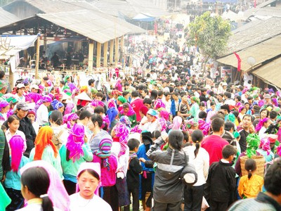 Chợ tình ở Khâu Vai