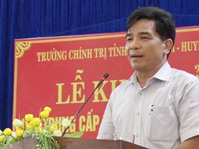 Tại Hội nghị Tỉnh ủy Quảng Nam lần thứ 15 vừa diễn ra, ông Lê Văn Dũng vừa được bầu giữ chức Phó Bí thư Tỉnh ủy Quảng Nam nhiệm kỳ 2015-2020