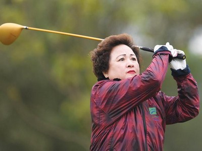 Madame Nguyễn Thị Nga là người tiên phong đưa môn thể thao golf tới Việt Nam.