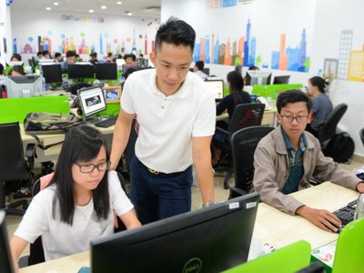 Chọn đi cùng hay đi cạnh 4.0