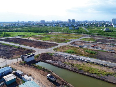 Hiện có rất ít dự án đất nền mới tại TP.HCM ra hàng, một trong những lý do đẩy giá phân khúc này tăng cao. 