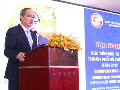 Bí thư Thành ủy TP.HCM Nguyễn Thiện Nhân chỉ ra nhiều lợi thế mà doanh nghiệp đầu tư vào TP.HCM có được. Ảnh: Lê Toàn