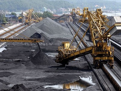 Ngành than đang thường trực “nỗi lo nhập khẩu”, vì khả năng sản xuất than thương phẩm tới năm 2035 tăng không nhiều.