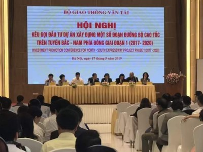 Hội nghị kêu gọi đầu tư Dự án xây dựng một số đoạn đường bộ cao tốc trên tuyến Bắc - Nam phía Đông giai đoạn 2017 – 2020 đã thu hút đông đảo các nhà đầu tư trong và ngoài nước tham gia