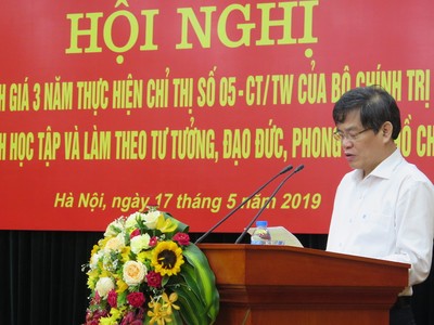 Học tập, làm theo tư tưởng, đạo đức, phong cách Hồ Chí Minh chính là sự nêu gương thiết thực nhất