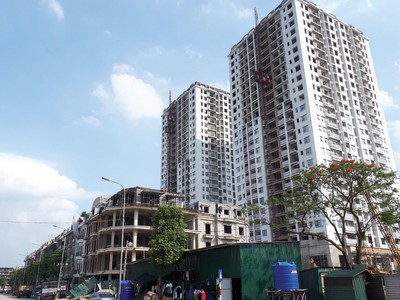 Công trình không có biển thông báo này được cho là Dự án Chung cư HC Golden City. Ảnh: Nhất Nam