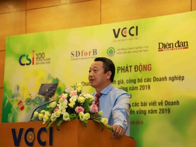 Ông Nguyễn Quang Vinh, Tổng Thư ký VCCI, Phó Chủ tịch VBCSD phát biểu tại sự kiện. 