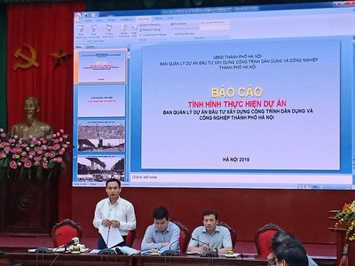 Ông Lê Văn Bính thông tin tại buổi họp báo