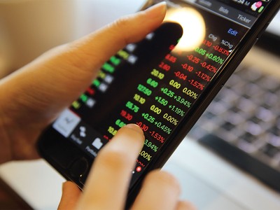 Đầu tư chiều sâu cho công nghệ, công ty chứng khoán “cùng tiến“