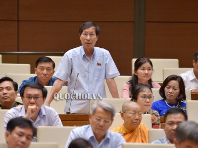 Đại biểu Bùi Văn Phương tham gia chất vấn Bộ trưởng Nguyễn Văn Thể
