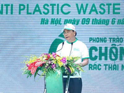 Thủ tướng nhấn mạnh, cùng chung nỗ lực của các nước trên thế giới, Việt Nam đã tích cực đề xuất các sáng kiến và tham gia các cơ chế hợp tác toàn cầu, khu vực để giải quyết vấn đề rác thải nhựa