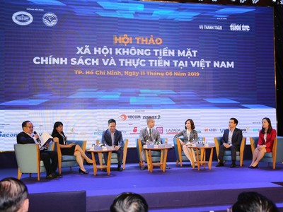 Ngân hàng tăng tốc thúc đẩy thanh toán không tiền mặt