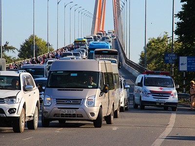 Cầu Rạch Miễu 1 được đưa vào khai thác từ năm 2009 thường xuyên bị quá tải