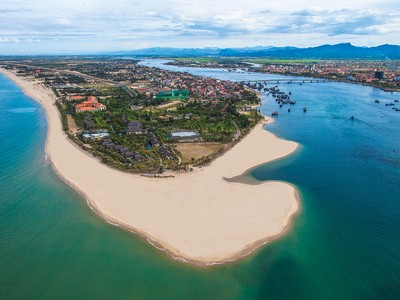 Các dự án bất động sản nghỉ dưỡng trong tương lai gần sẽ đưa thị trường bất động sản Quảng Bình trở thành tâm điểm mới dòng vốn đầu tư.