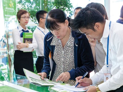 Môi giới là cầu nối quan trọng trên thị trường.