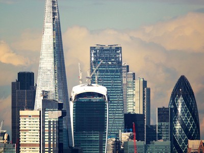 Nhà đầu tư châu Á rút lui khỏi London