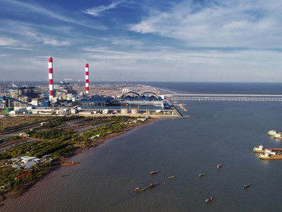 Phó thủ tướng yêu cầu các đơn vị thực hiện các biện pháp đảm bảo cung ứng điện cho sản xuất kinh doanh và đời sống nhân dân. Ảnh: EVN.