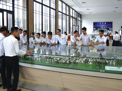 Dự án Crown Villas đang được mở bán rầm rộ. 