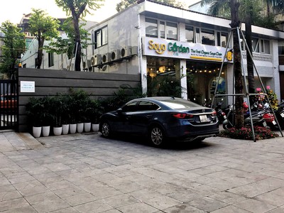 Dự án xây dựng trụ sở văn phòng làm việc và cho thuê tại số 19 Lê Thanh Nghị (quận Hai Bà Trưng) do Công ty cổ phần Đầu tư phát triển và Xây dựng Ba Đình làm chủ đầu tư đã bị thu hồi. Ảnh: Nhất Nam