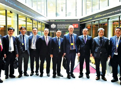 Đại sứ Việt Nam tại Anh quốc và Đại sứ Anh quốc tại Việt Nam đón Đoàn công tác từ Việt Nam tại LSE. Chuyến thăm để thu hút đầu tư và học hỏi kinh nghiệm phát triển thị trường Việt Nam