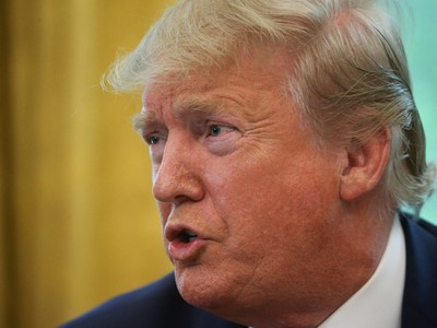 Tổng thống Mỹ Donald Trump phát biểu tại Phòng bầu dục ở Nhà Trắng ngày 26-7-2019 - Ảnh: REUTERS