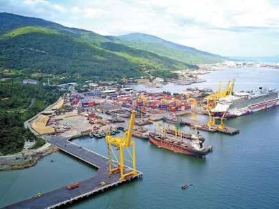 Cảng Đà Nẵng hiện là một khâu quan trọng trong chuỗi dịch vụ logistics của khu vực miền Trung.