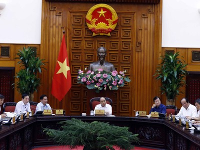 Thủ tướng Nguyễn Xuân Phúc chủ trì cuộc họp. Ảnh: VGP