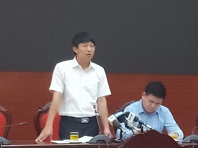 Ông Trần Việt Hà thông tin tại buổi giao ban báo chí