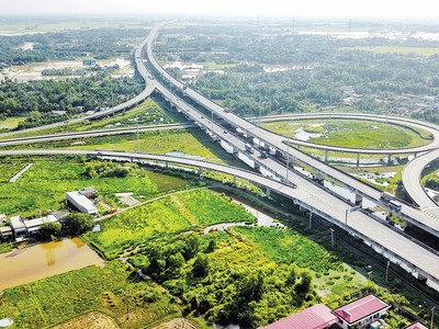 Cần tăng cường đầu tư cơ sở hạ tầng để kết nối giữa các tỉnh trong khu vực