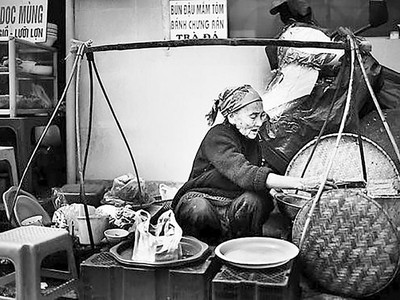 Hương vị truyền thống của quán phở gánh mộc mạc là một nét tinh hoa của văn hóa ẩm thực Hà Nội