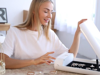 Két thông minh, tự động gửi thông báo tới chủ khi có kẻ trộm lục lọi