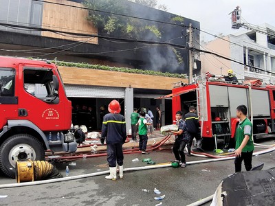 Hiện trường một vụ cháy tại cơ sở kinh doanh 
tại  TP.HCM.