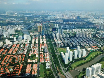 Hàng trăm nghìn tỷ đồng đang được đầu tư vào khu Nam TP.HCM đã khiến cho nhiều 
nhà đầu tư kỳ vọng bất động sản khu vực này sẽ lấy lại được vị thế. Ảnh: Lê Toàn