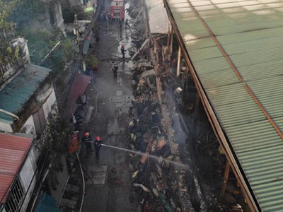 Hiện trường vụ cháy tại Công ty Rạng Đông.