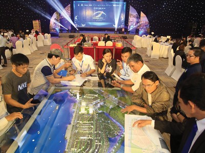 Doanh nghiệp địa ốc “giăng lưới” bắt cá to